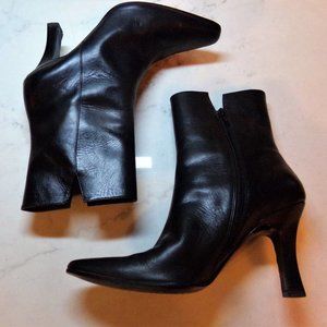 VANELI BLACK LEATHER BOOTIES BOOTS 9M LIKE NEW